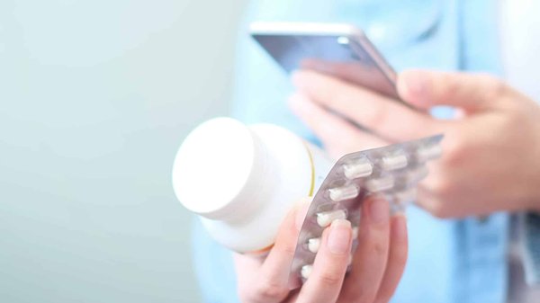 Vos médicaments en ligne livrés en 24h!